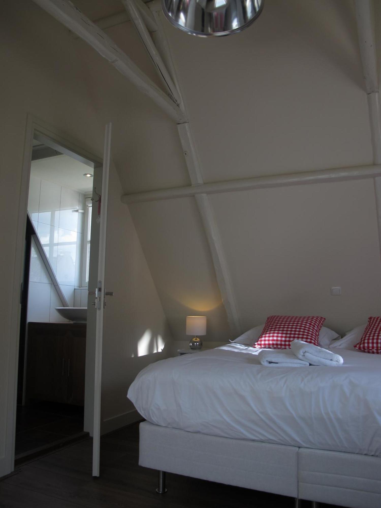 De Thuiskamer In Grou Als B&B Of Vakantiehuis Екстериор снимка