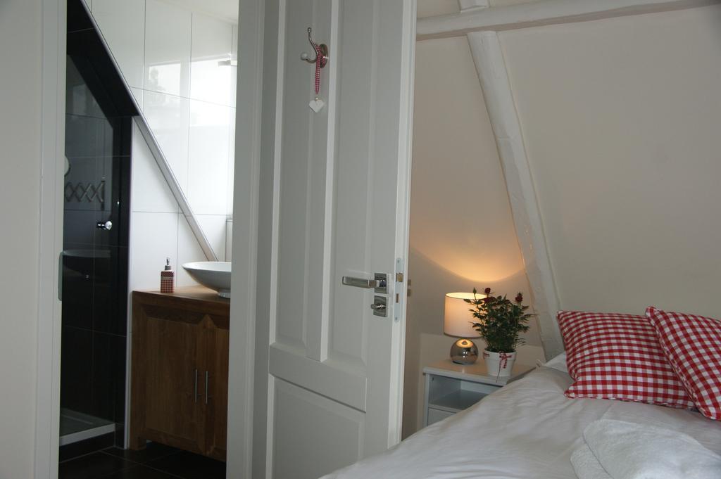 De Thuiskamer In Grou Als B&B Of Vakantiehuis Екстериор снимка
